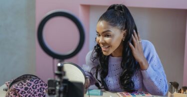 Acconciature raccolte capelli lunghi