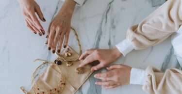 come pulire gioielli argento